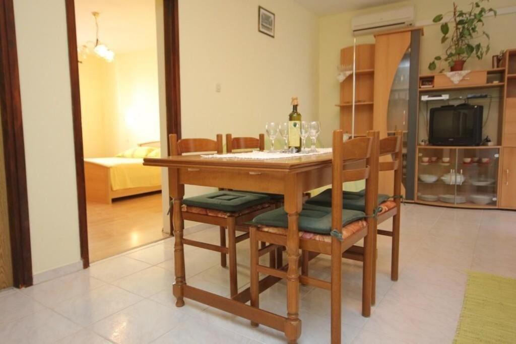 Apartments Zoki - Great Location Close To The Sea Vis Ngoại thất bức ảnh