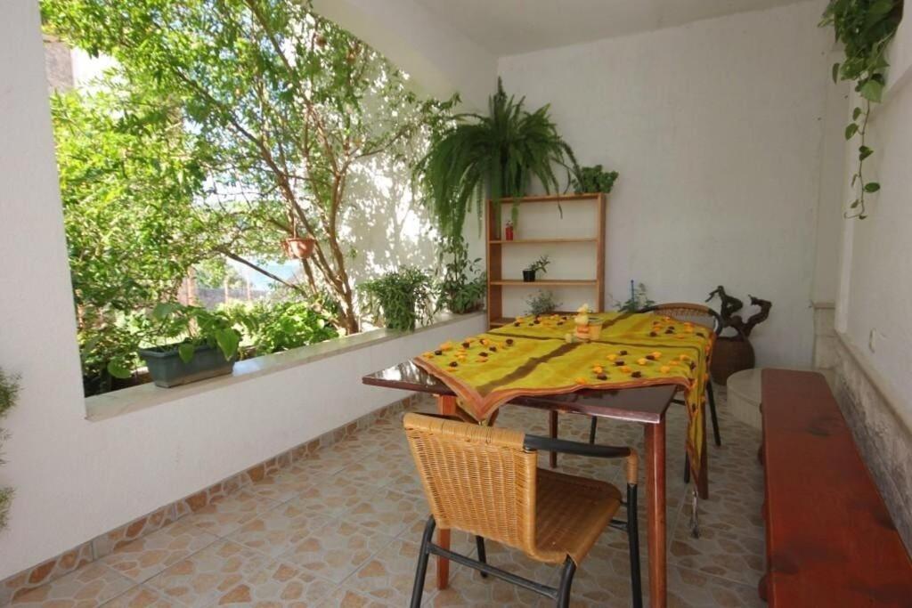 Apartments Zoki - Great Location Close To The Sea Vis Ngoại thất bức ảnh
