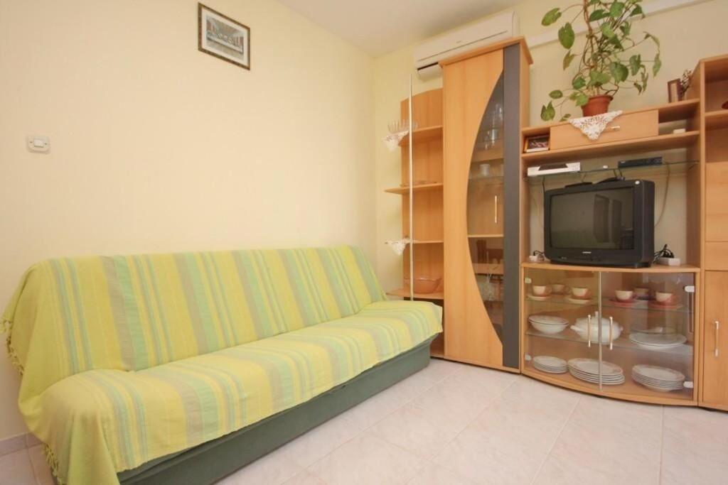 Apartments Zoki - Great Location Close To The Sea Vis Ngoại thất bức ảnh